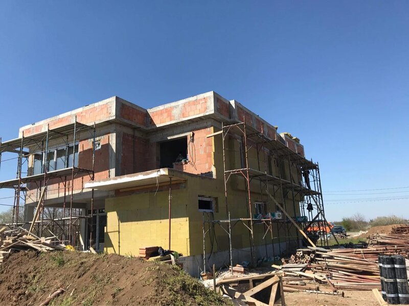 Construim case la rosu, case la cheie, case pe structura din lemn