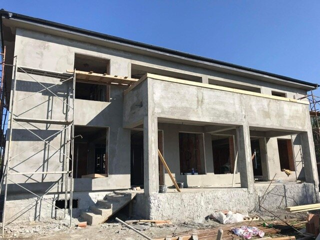 Construim case la rosu, case la cheie, case pe structura din lemn