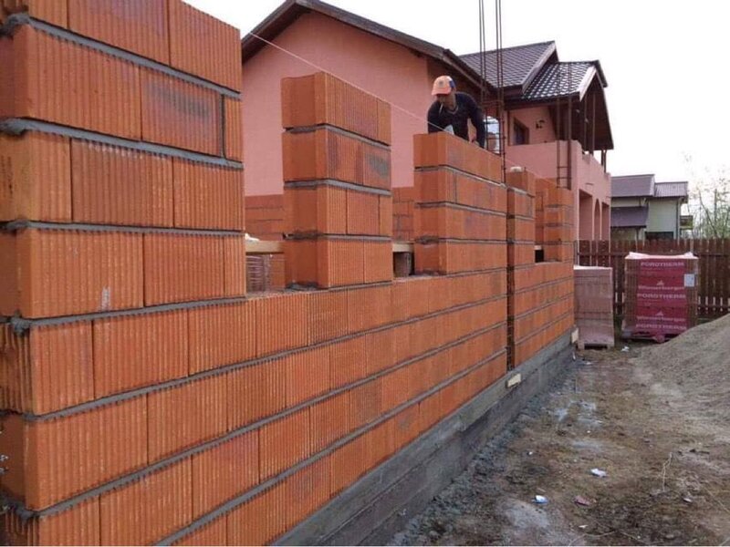 Construim case la rosu, case la cheie, case pe structura din lemn