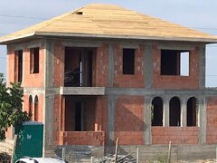 Construim case la rosu, case la cheie, case pe structura din lemn
